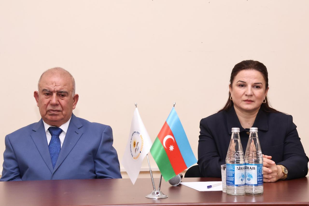 BSU-nun rektoru məktəblilərlə görüş keçirib