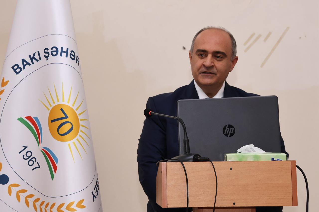 BSU-nun rektoru məktəblilərlə görüş keçirib