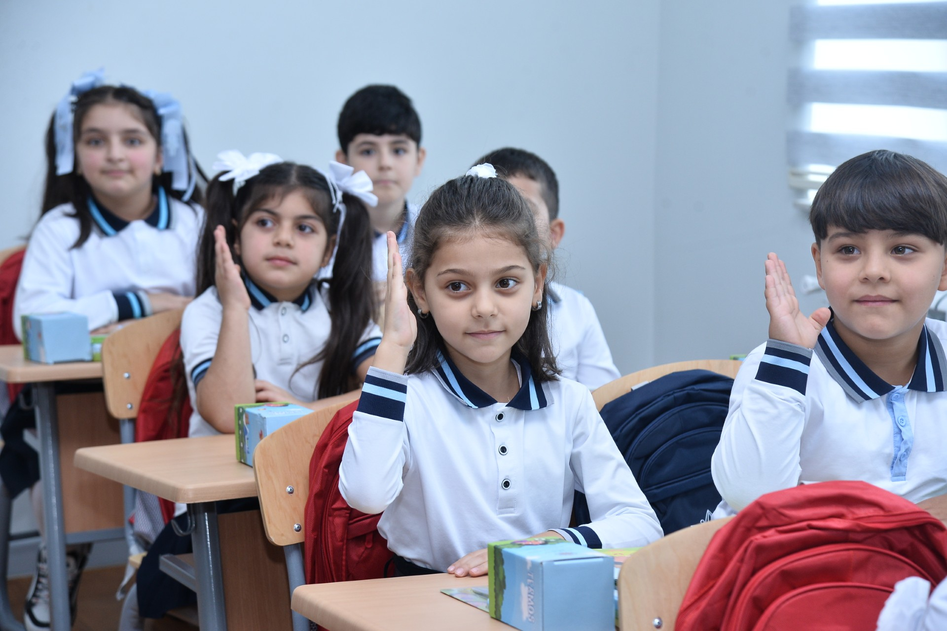 47 mindən çox şagird məktəbini dəyişib