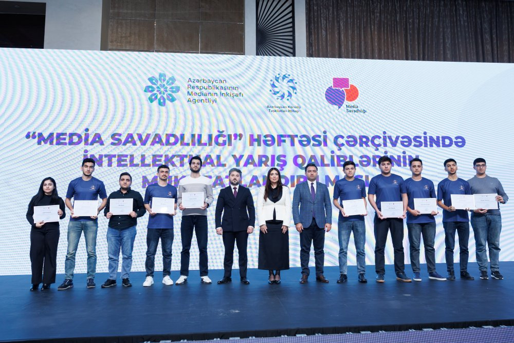 Nazirlik rəsmiləri “Rəqəmsallaşma, Süni İntellekt və Media Savadlılığı” mövzusunda konfransda çıxış ediblər