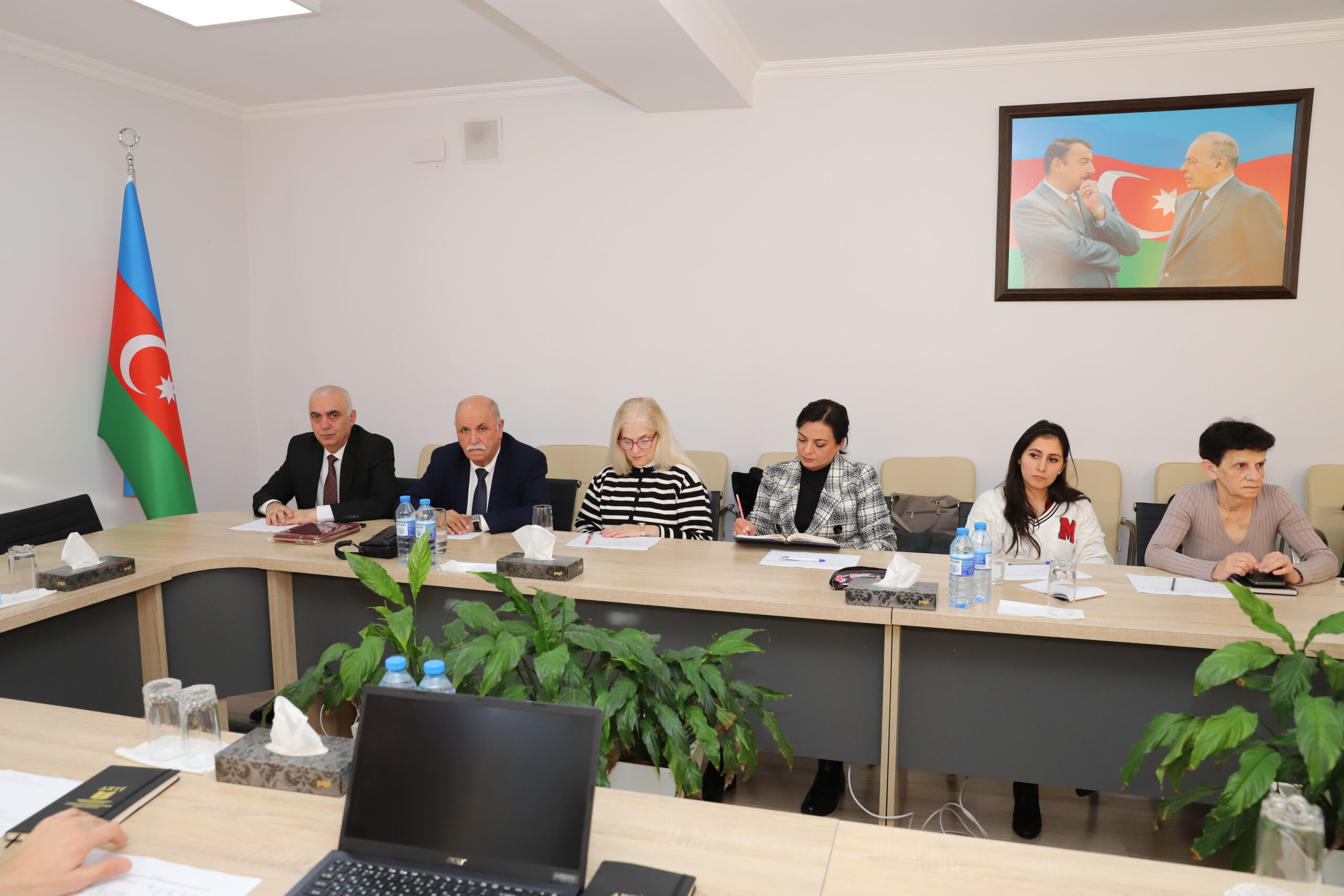 Doktorant və dissertantlar üçün doktorluq imtahanlarının payız sessiyası təşkil olunub