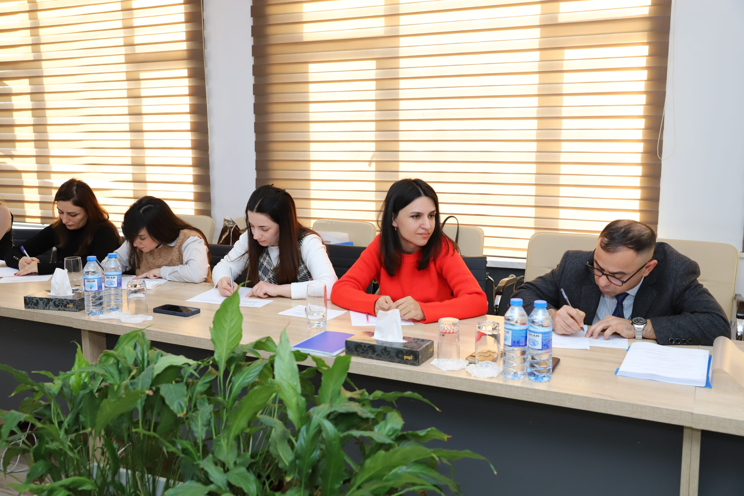 Doktorant və dissertantlar üçün doktorluq imtahanlarının payız sessiyası təşkil olunub