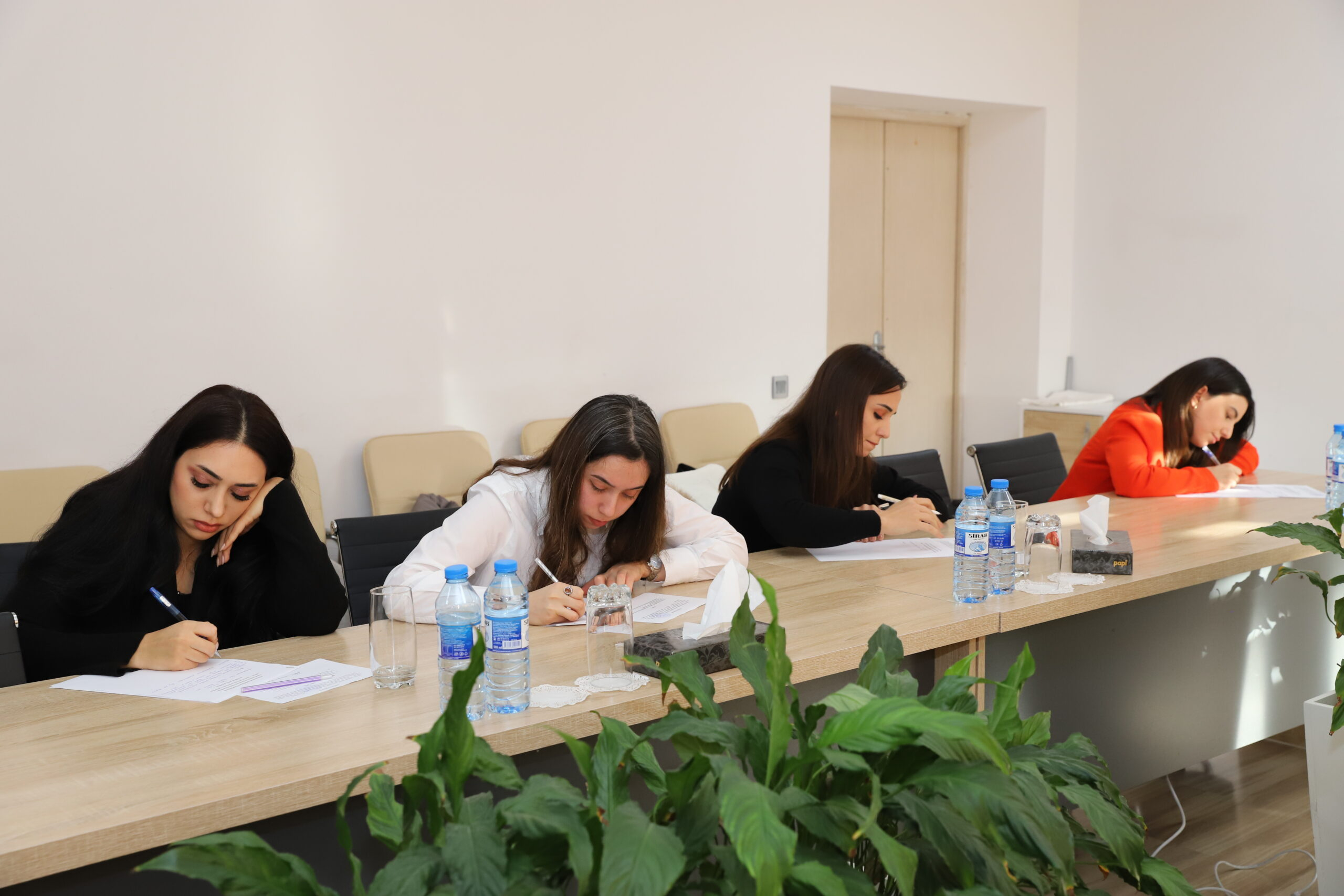 Doktorant və dissertantlar üçün doktorluq imtahanlarının payız sessiyası təşkil olunub