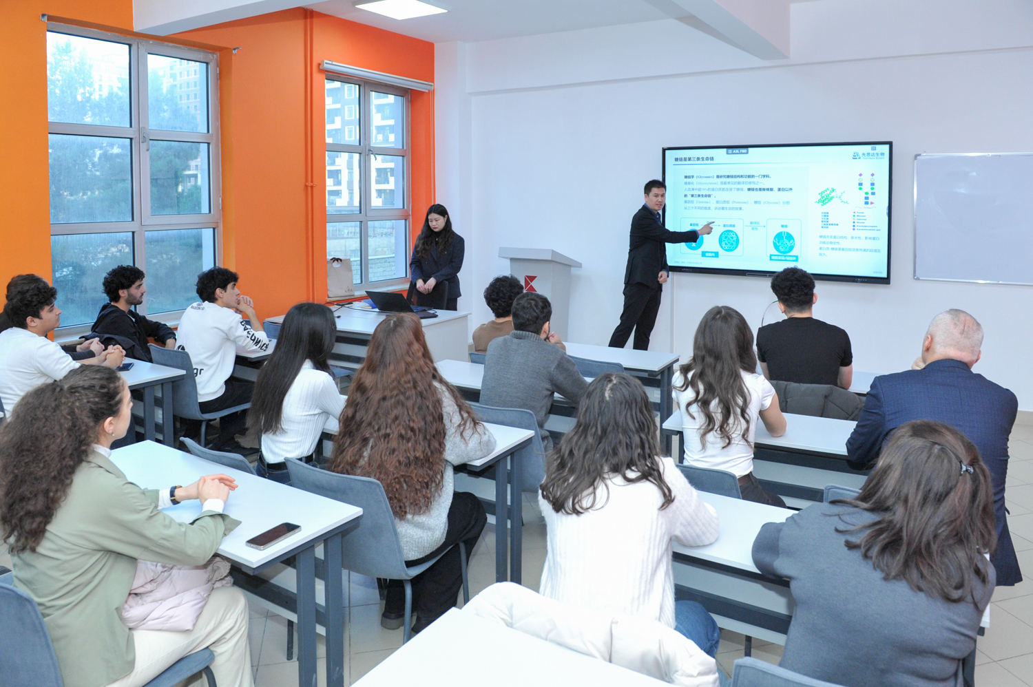 Çinli ekspertlər BMU tələbələrinə master-klas keçiblər