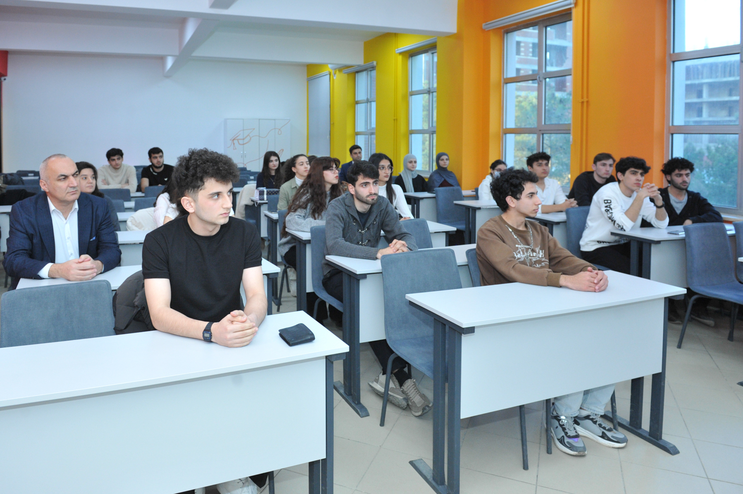 Çinli ekspertlər BMU tələbələrinə master-klas keçiblər