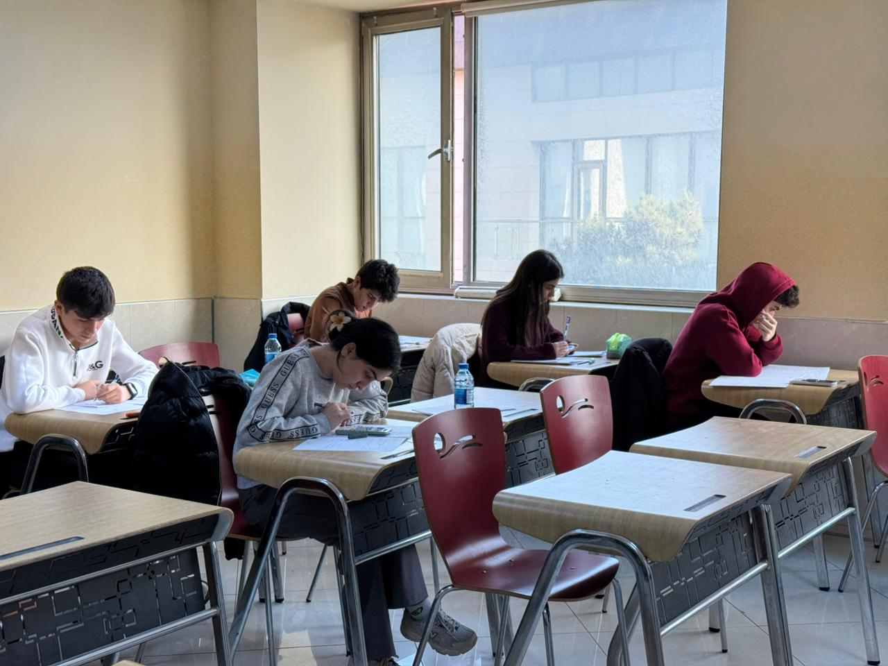 RFO-nun kimya fənni üzrə qalibləri arasında seçmə imtahan təşkil edilib