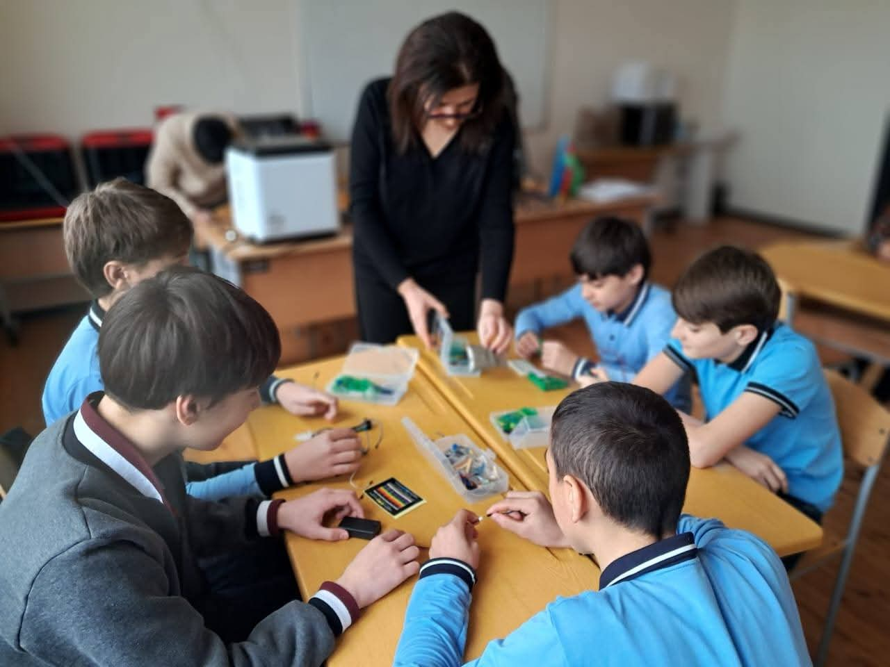 Biləsuvarda 88 sinif STEAM dərslərinə cəlb olunub 