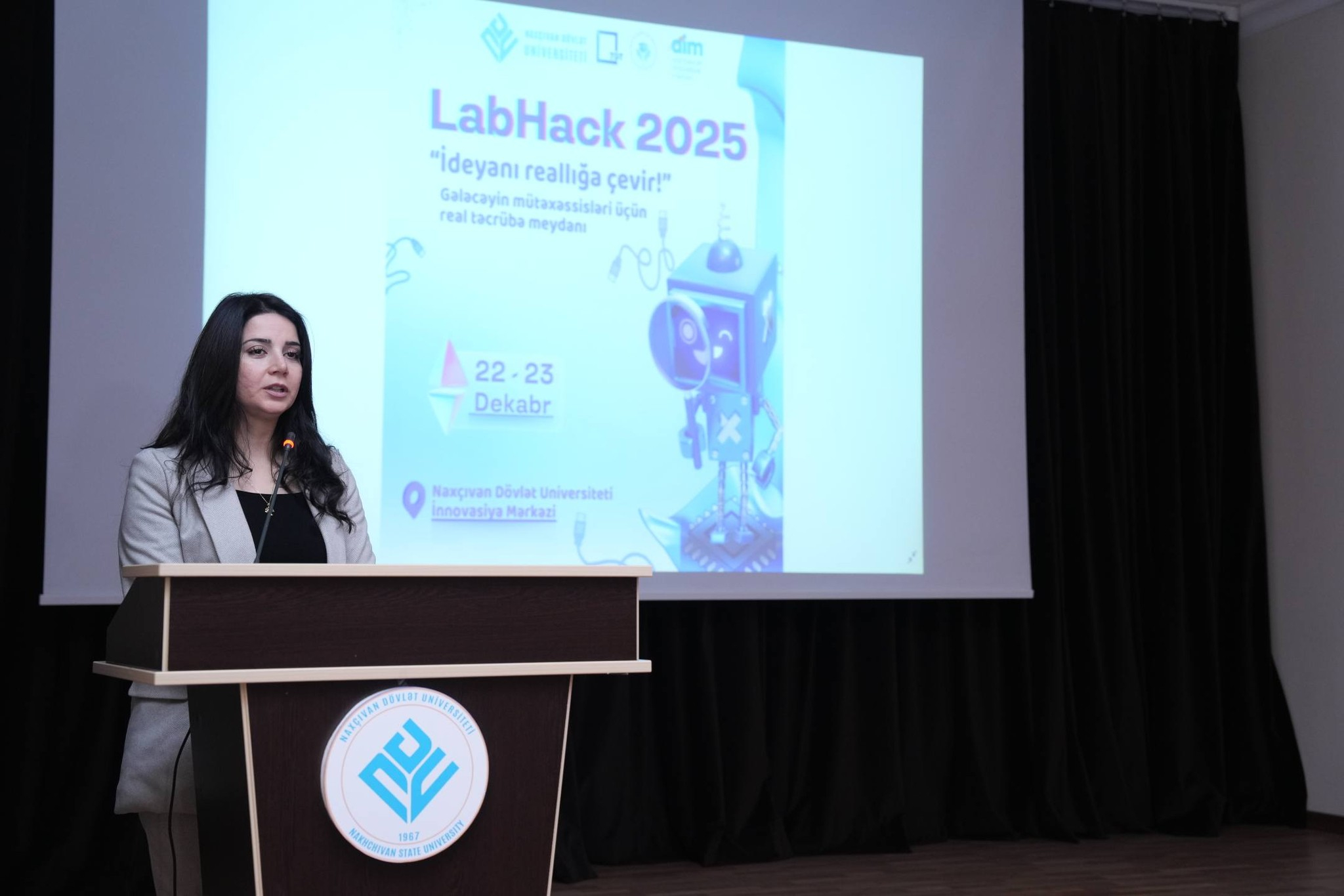 NDU-da “LabHack 2025” Hakatonu keçirilib