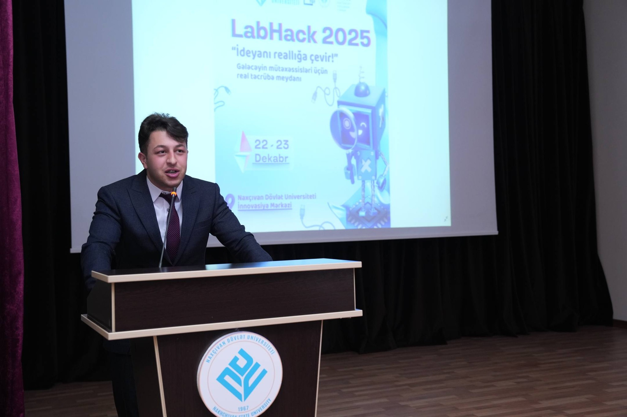 NDU-da “LabHack 2025” Hakatonu keçirilib