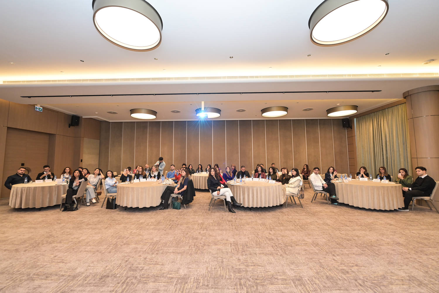 Bloger və influenserlərlə açıq dialoq formatında görüş keçirilib