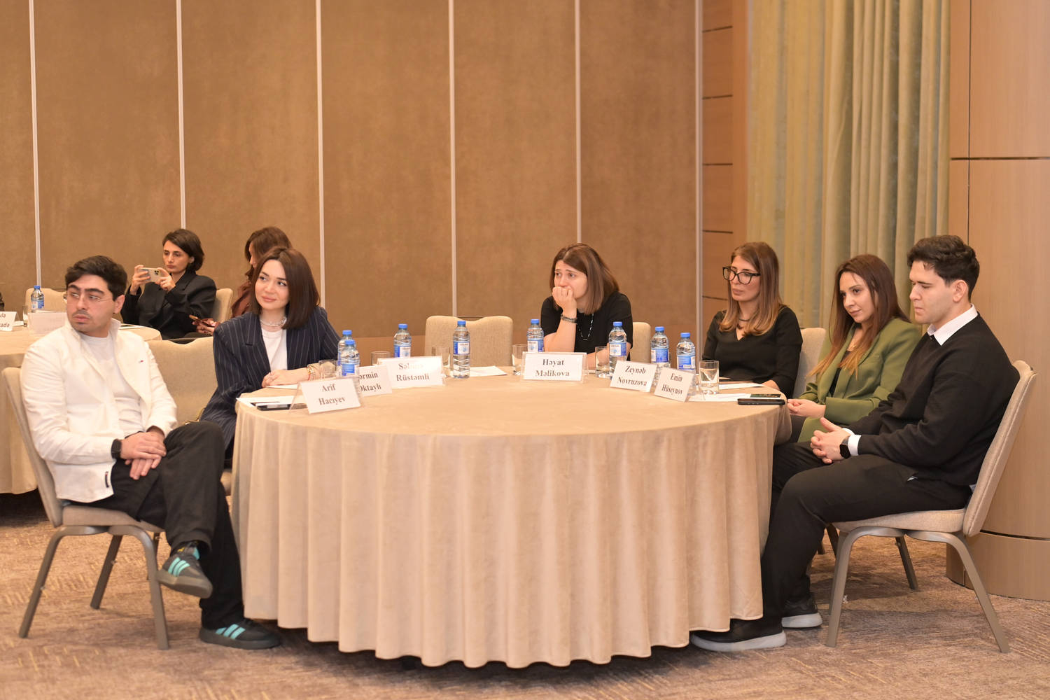 Bloger və influenserlərlə açıq dialoq formatında görüş keçirilib