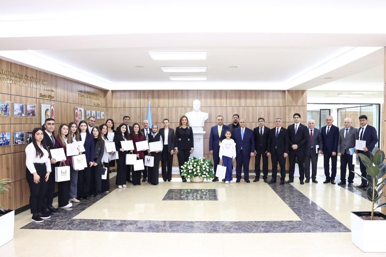 “İlin gənc müəllimləri” müsabiqəsinin qalibləri mükafatlandırıldı