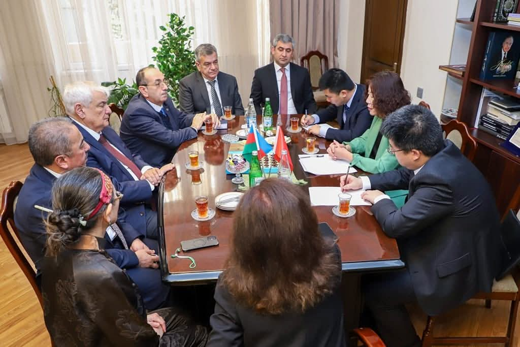 Mübariz İbrahimov adına Təhsil Kompleksində Çin dili tədris olunacaq 