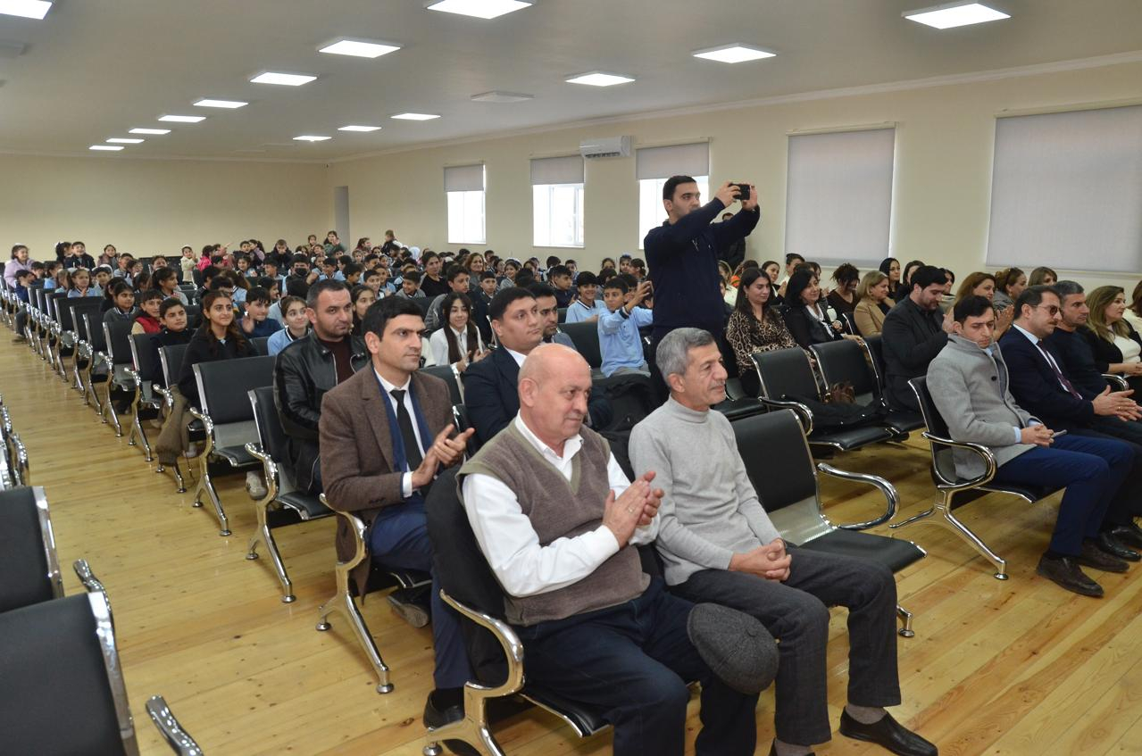 Şirvan məktəblilərinin badminton idman növünə marağı artırılır 