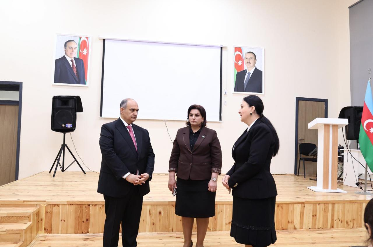 BSU-nun rektoru Astarada məktəblilərlə görüş keçirib