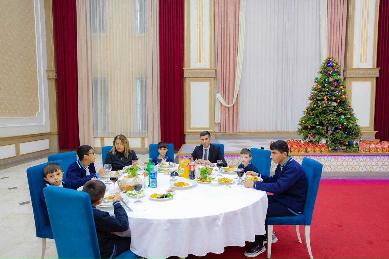 Xüsusi qayğıya ehtiyacı olan uşaqlar üçün yeni il şənliyi təşkil olunub
