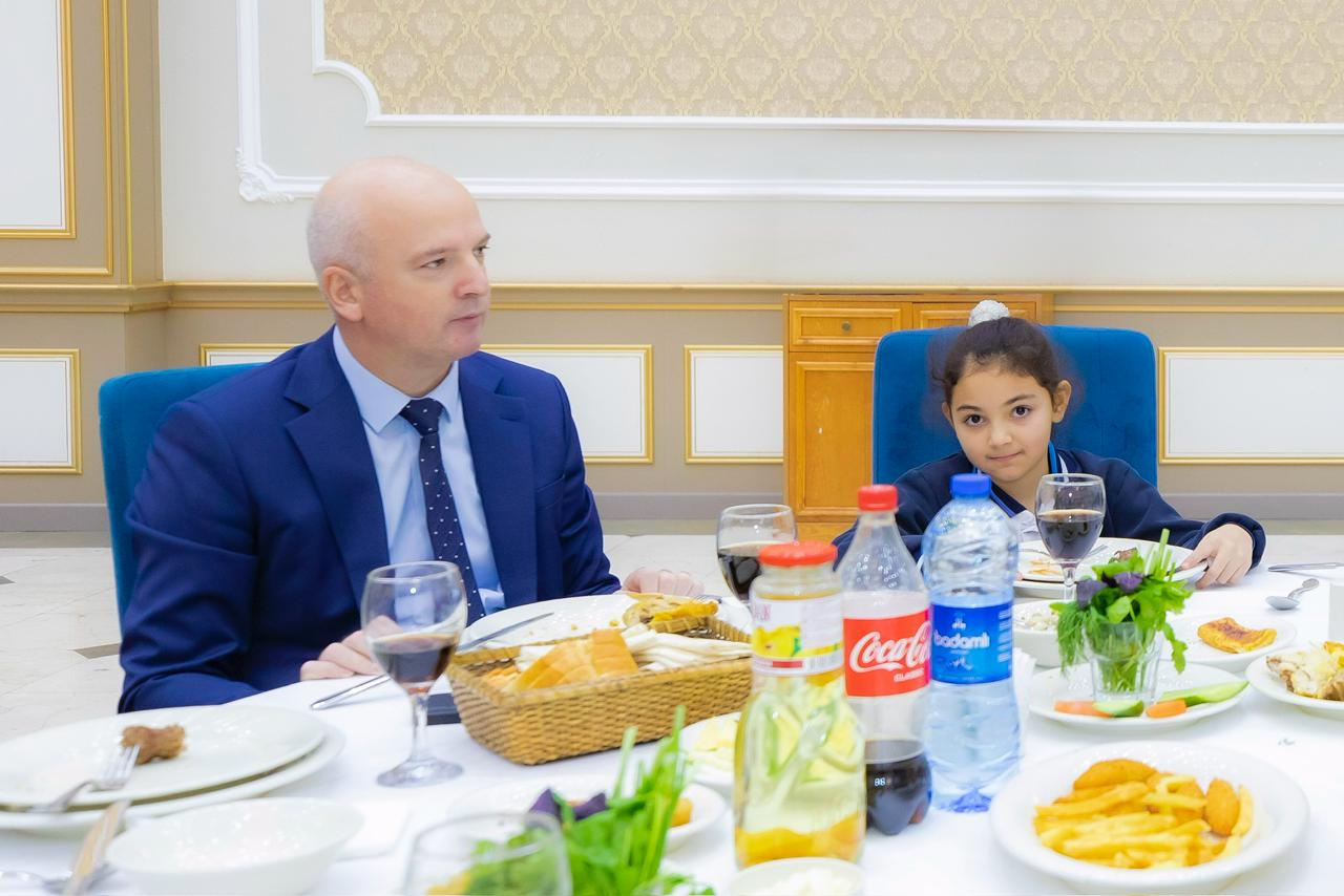 Xüsusi qayğıya ehtiyacı olan uşaqlar üçün yeni il şənliyi təşkil olunub