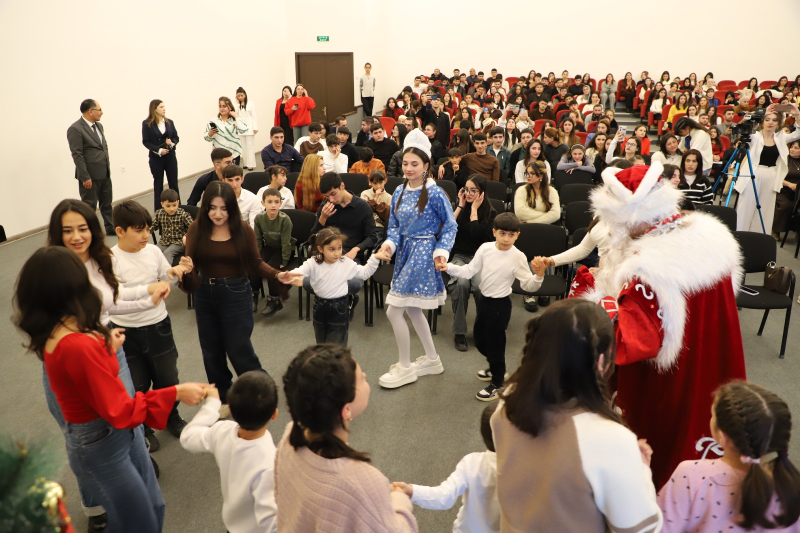 LDU-da “Yeni il karnavalı” adlı tədbir keçirilib