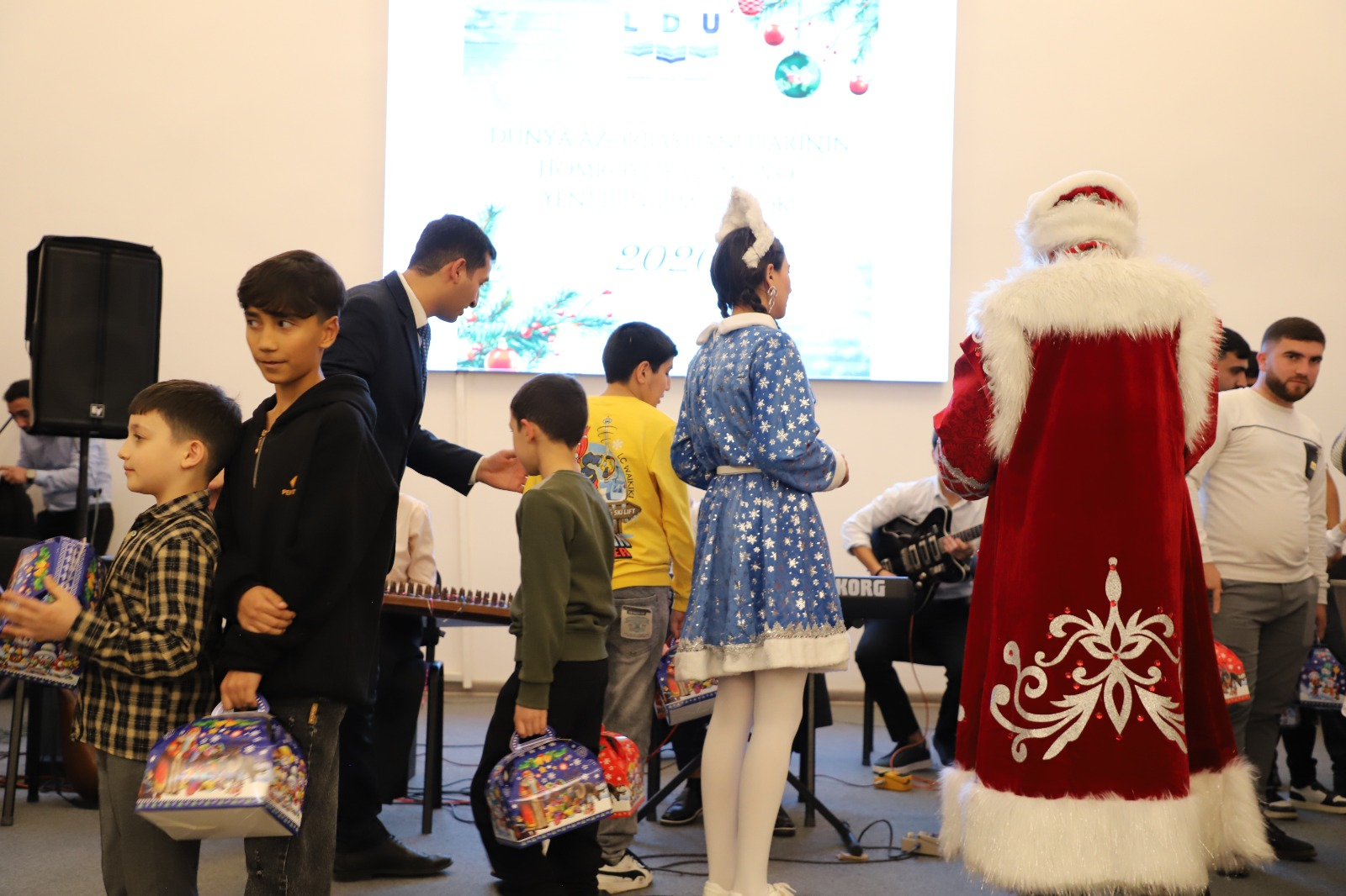 LDU-da “Yeni il karnavalı” adlı tədbir keçirilib