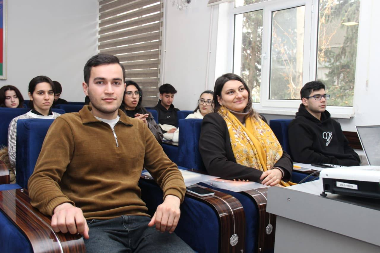 “Mediada Gənclərin Hüquqi Mübarizəsi” layihəsi çərçivəsində təlim keçirilib