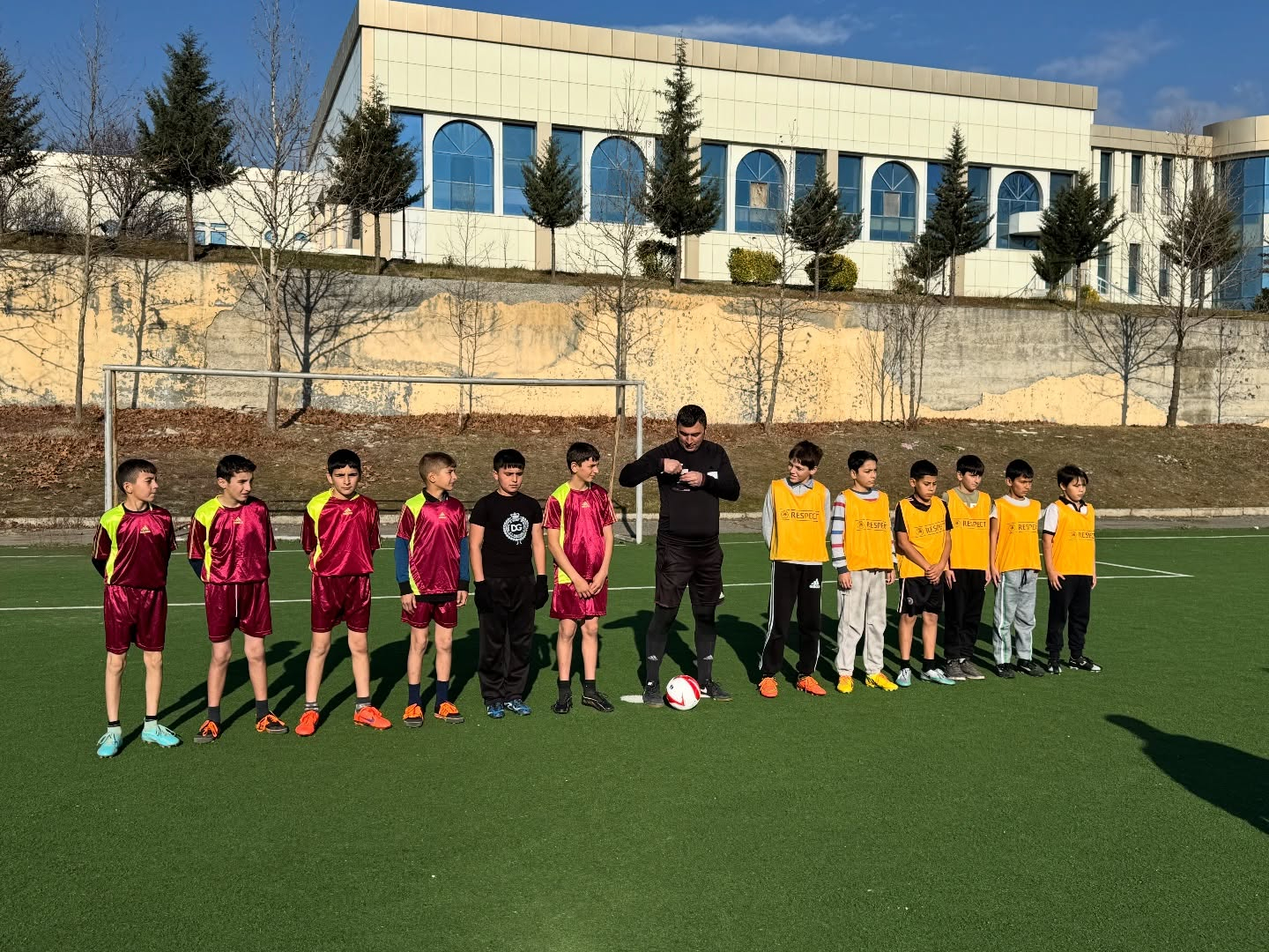 “Məktəbli Kuboku” turnirinin açılışı baş tutub