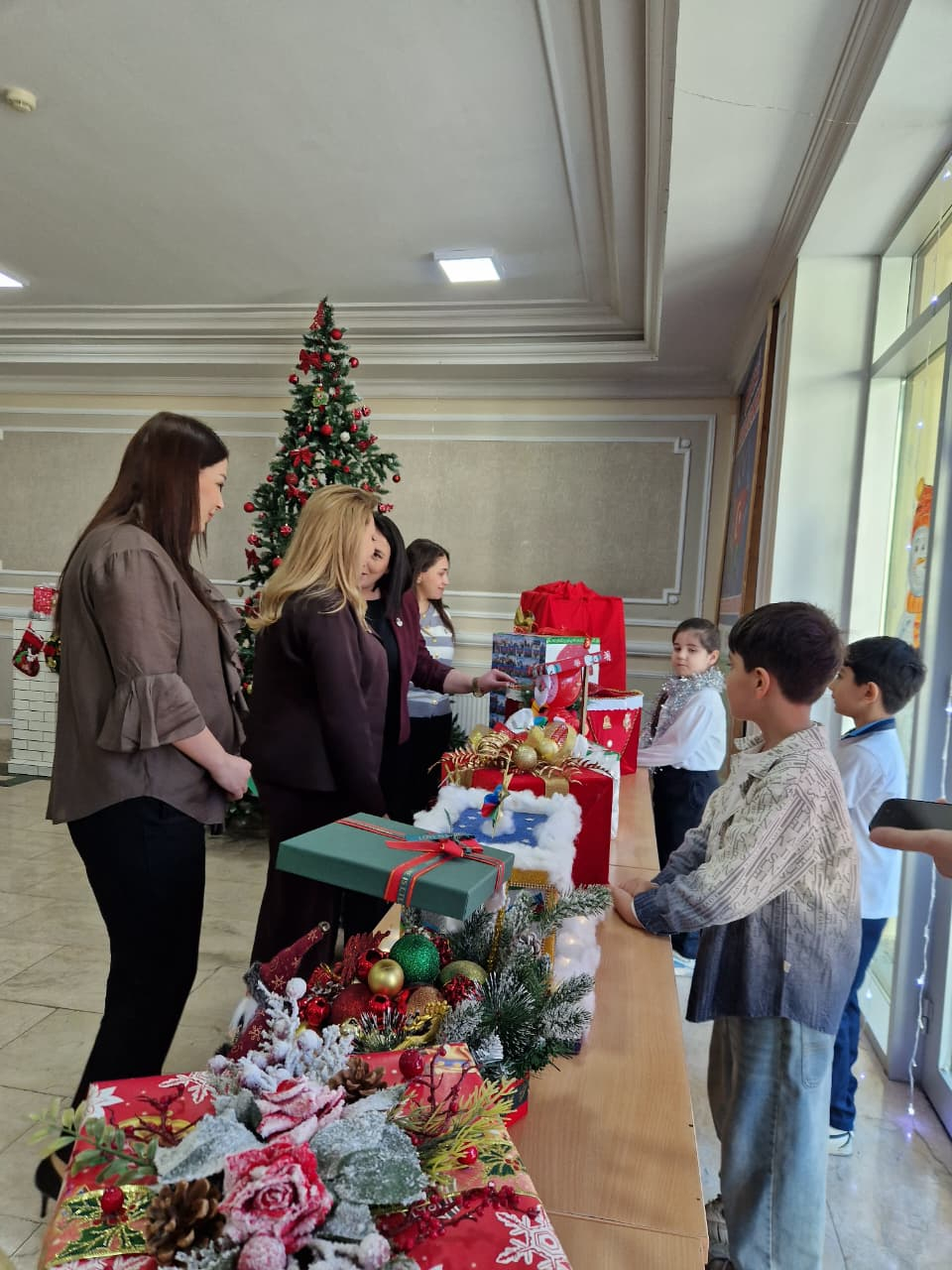 Məktəblilər arasında “Ən kreativ qutu” müsabiqəsi keçirilib