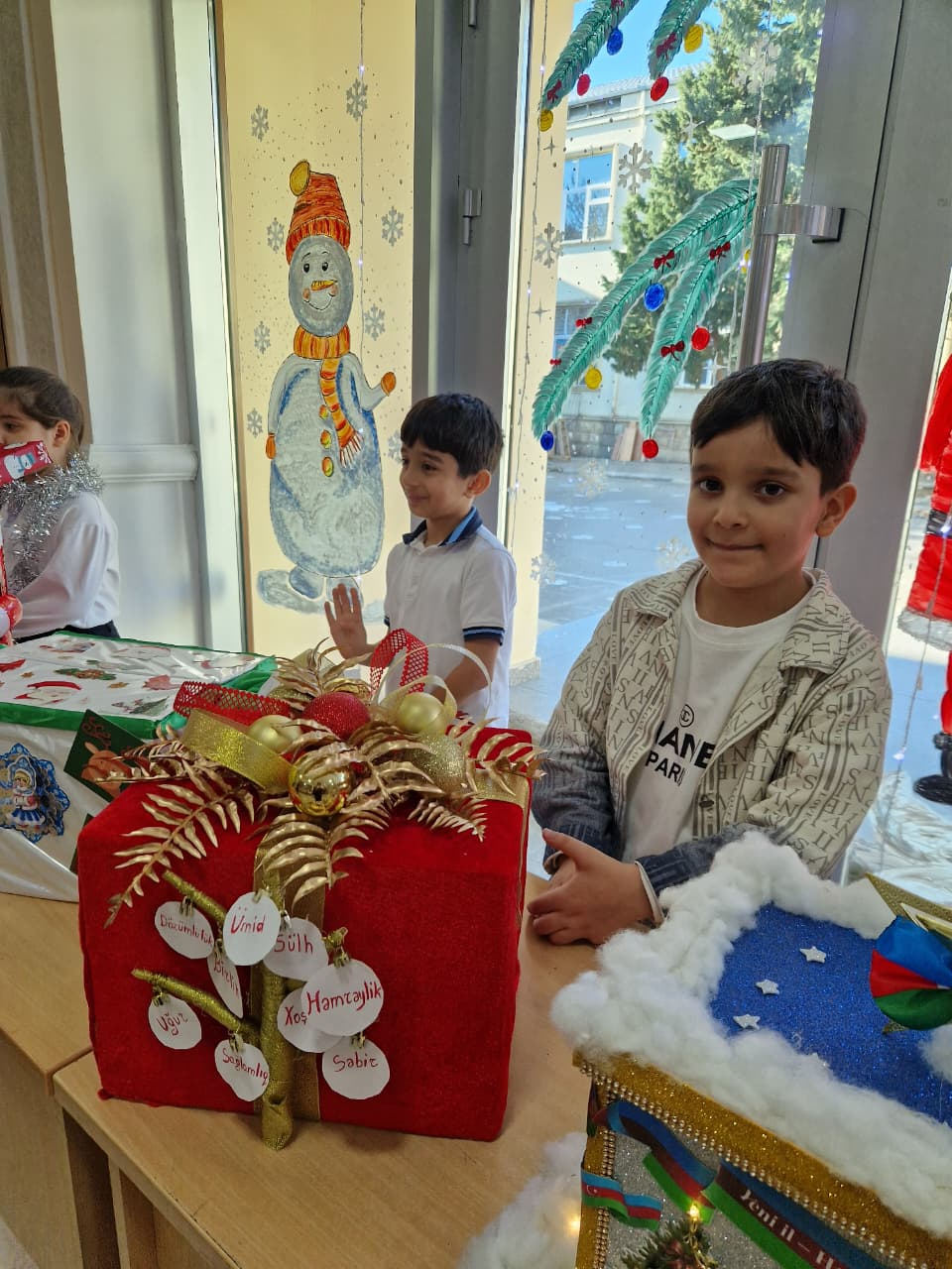 Məktəblilər arasında “Ən kreativ qutu” müsabiqəsi keçirilib