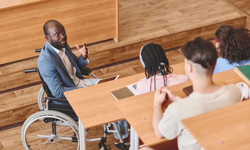 YUNESKO-nun əlilliyi olan müəllimlərlə bağlı çağırışı: “Onların təcrübəsini nümayiş etdirək”