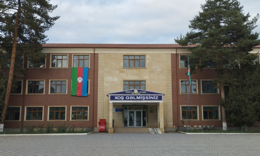 Qubada məktəb direktoruna qarşı ittihamlar