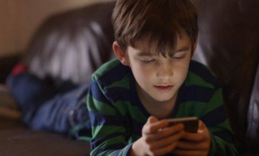 Bəzi uşaqlar üçün yalan xəbərlər yaymaq həyəcanverici fəaliyyətdir