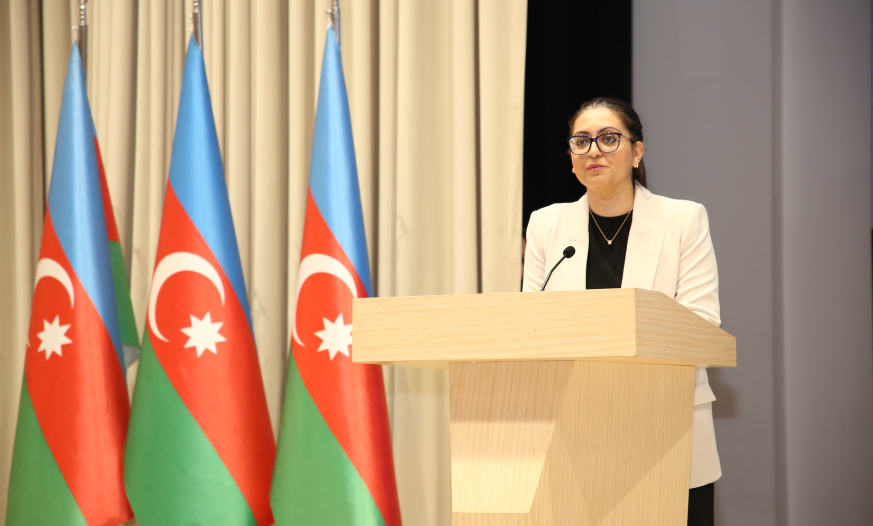 Nərminə Hüseynova: Bakı məktəblərində artıq kağız jurnallardan istifadə olunmur