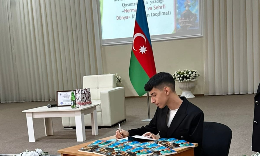 9-cu sinif şagirdi kitab müəllifi oldu