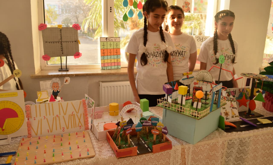 Rəqəmlərlə qurulan dünya: Yevlaxda riyaziyyat sərgisi