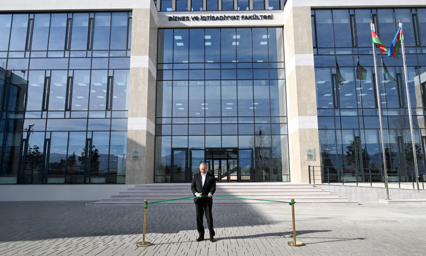 Dövlətimizin başçısı Qarabağ Universitetinin Biznes və iqtisadiyyat fakültəsinin binasının açılışında iştirak edib