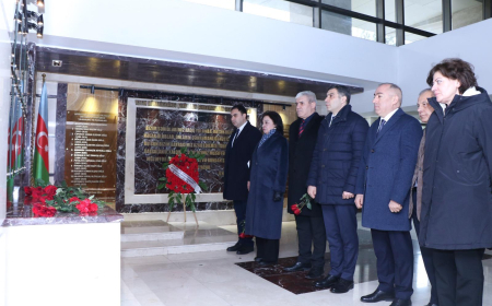 Qanla yazılan qəhrəmanlıq salnaməsi – AzMİU-da 20 Yanvar şəhidlərinin xatirəsi anılıb