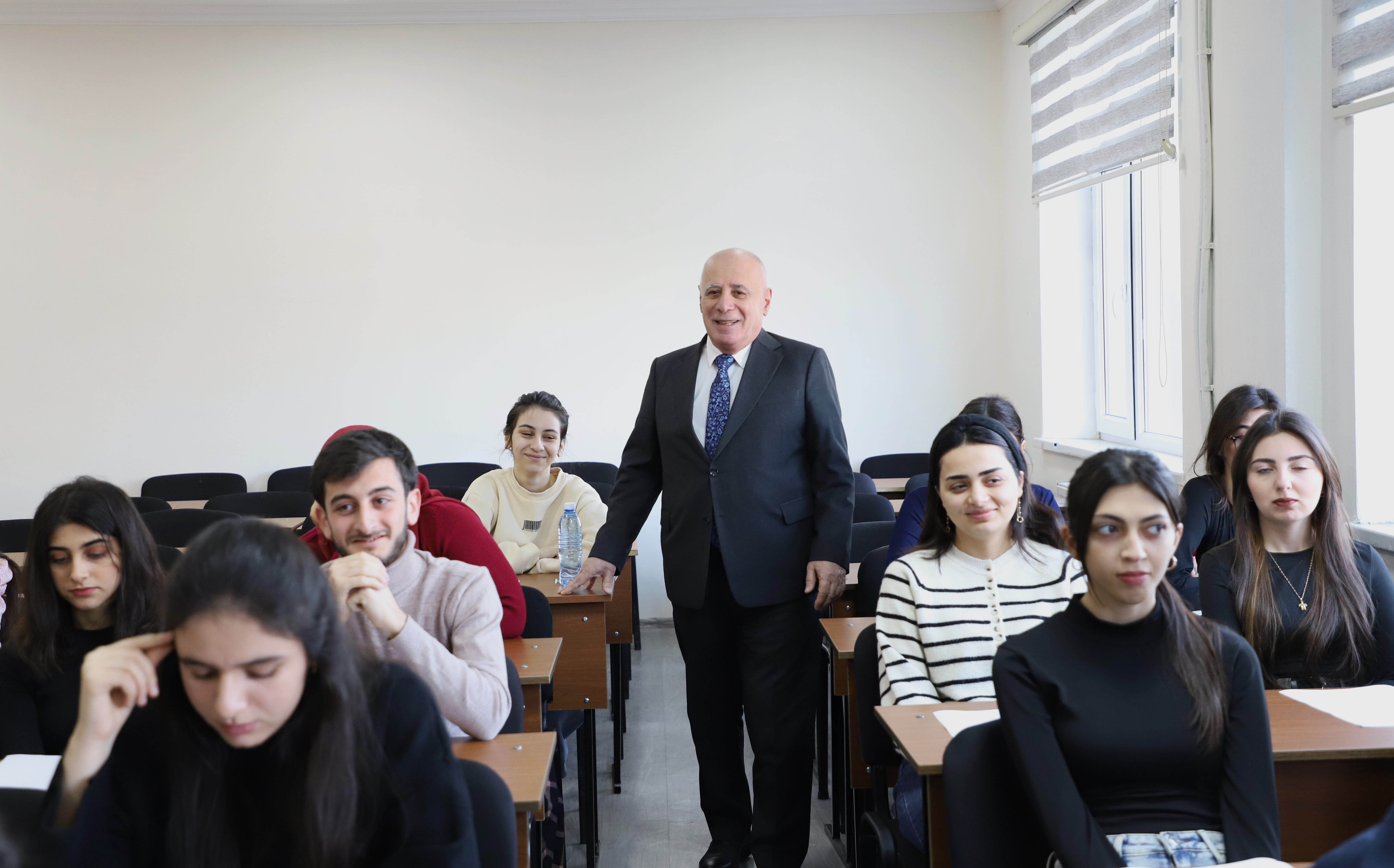 LDU-da imtahan sessiyası davam edir
