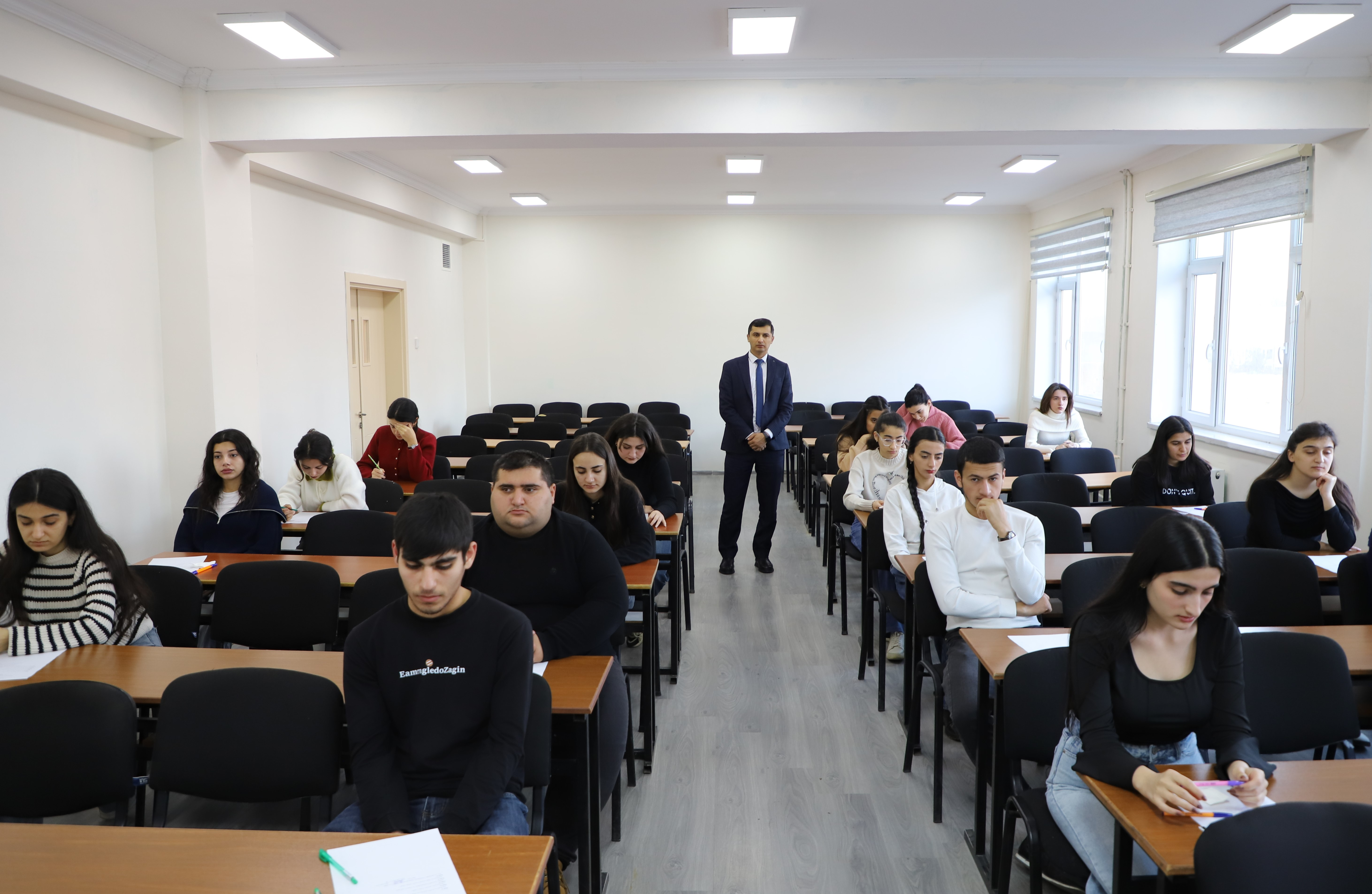 LDU-da imtahan sessiyası davam edir