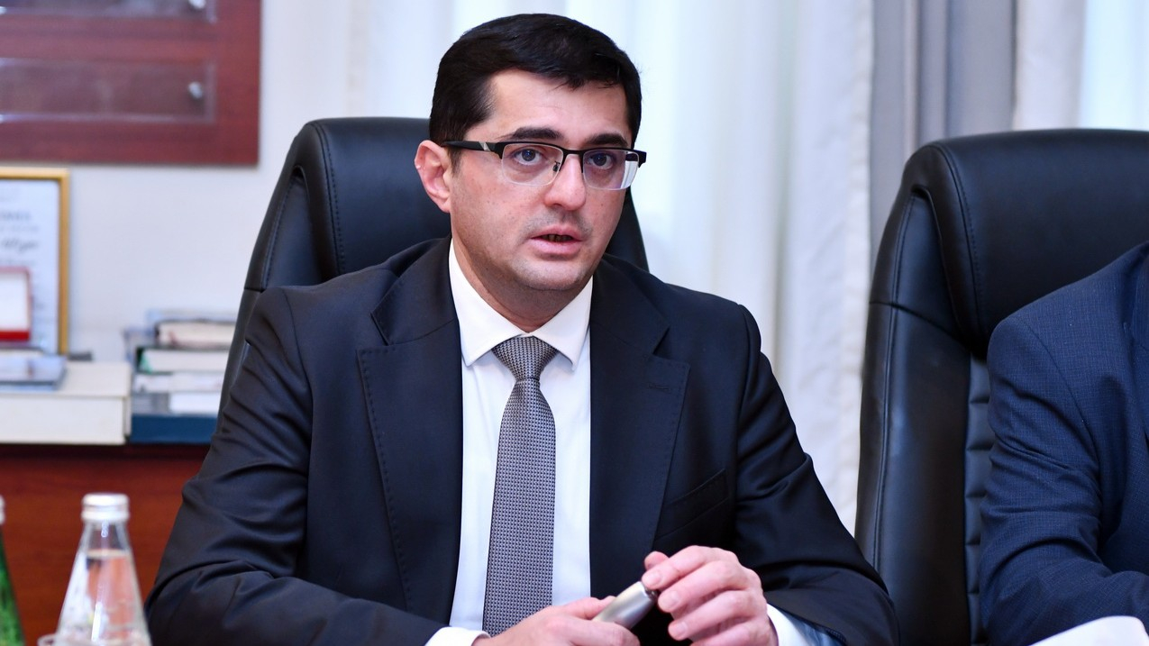 Nazirlik bizim yerimizə elmlə məşğul olmalı deyil