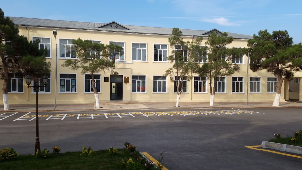 Məktəbdəki münaqişəyə görə müəllim cəzalandırıldı