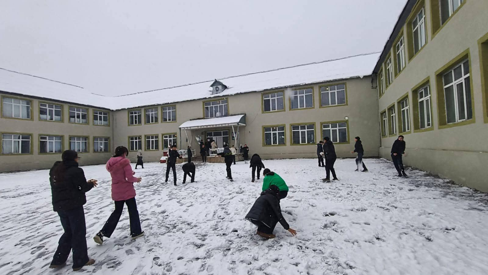 Şəki-Zaqatalada qarlı hava davamiyyətə təsir etməyib