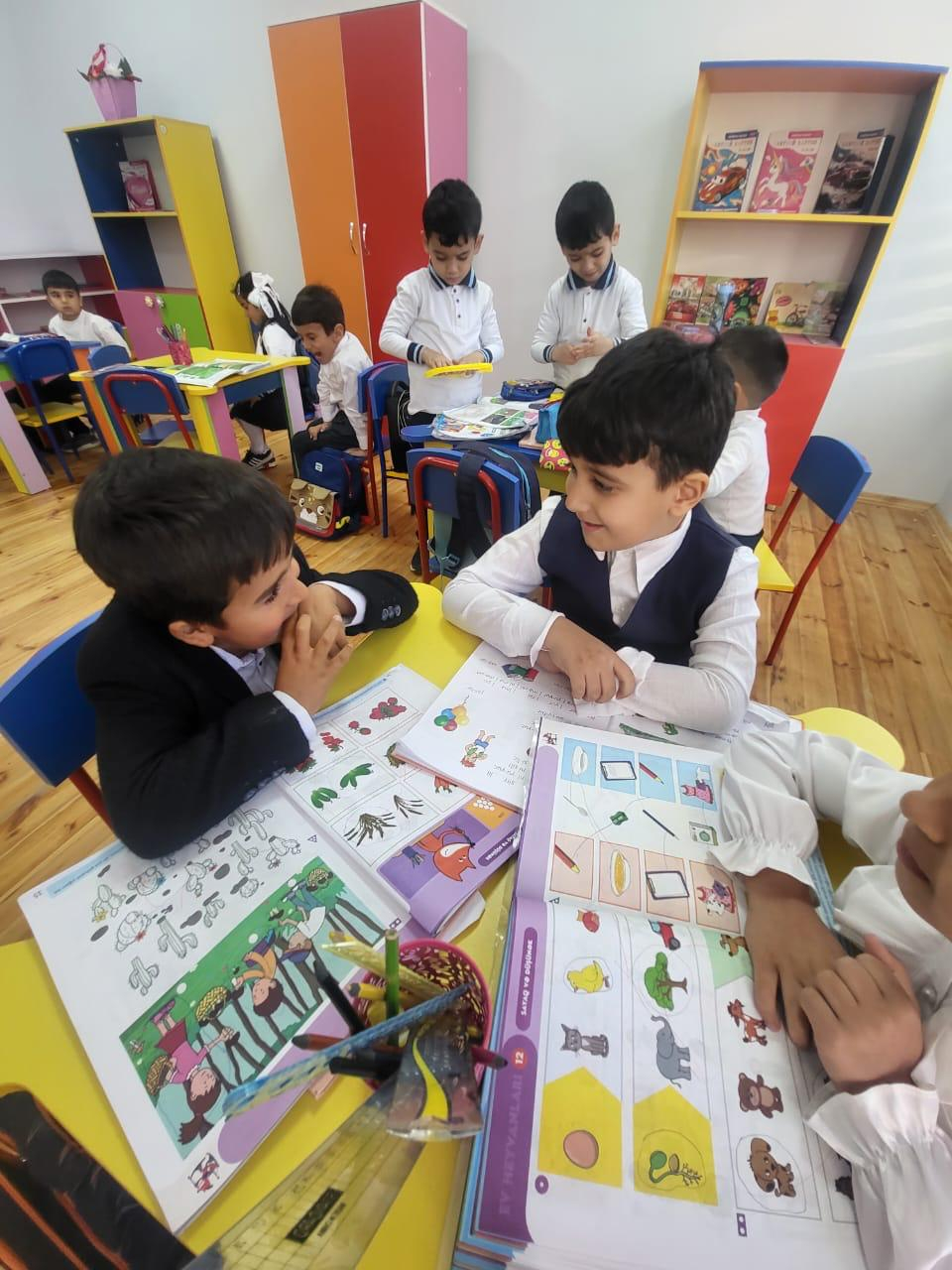 Yenidən Ağdamdayıq: Xıdırlıda məktəbə gedən ilk balacalar