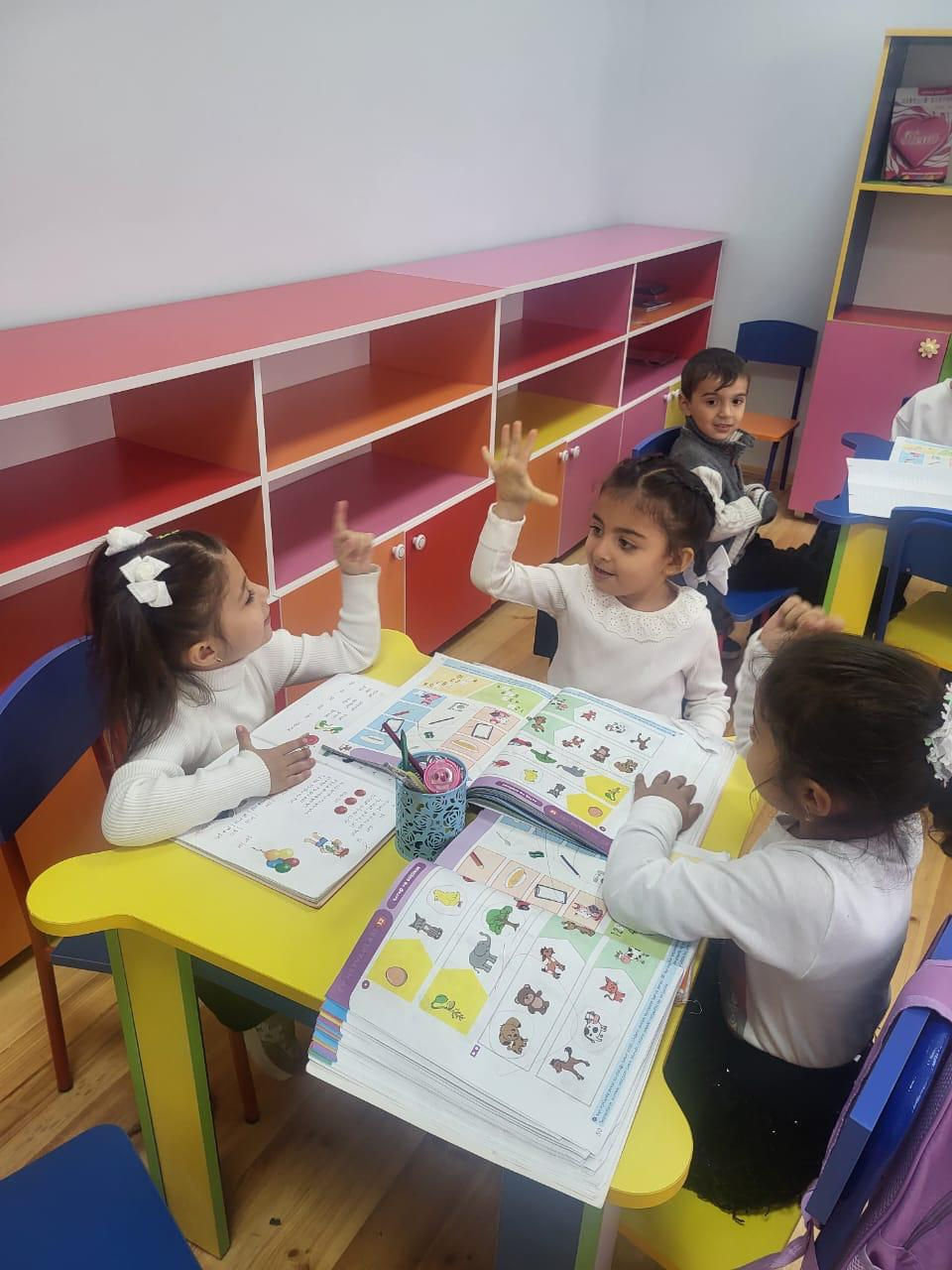 Yenidən Ağdamdayıq: Xıdırlıda məktəbə gedən ilk balacalar