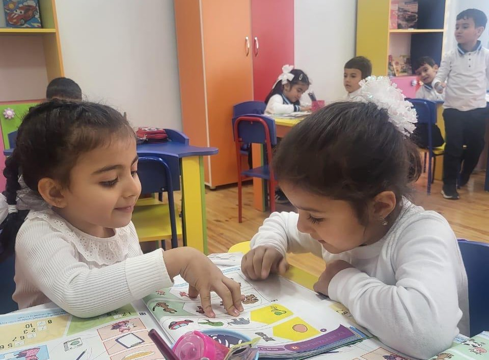 Yenidən Ağdamdayıq: Xıdırlıda məktəbə gedən ilk balacalar