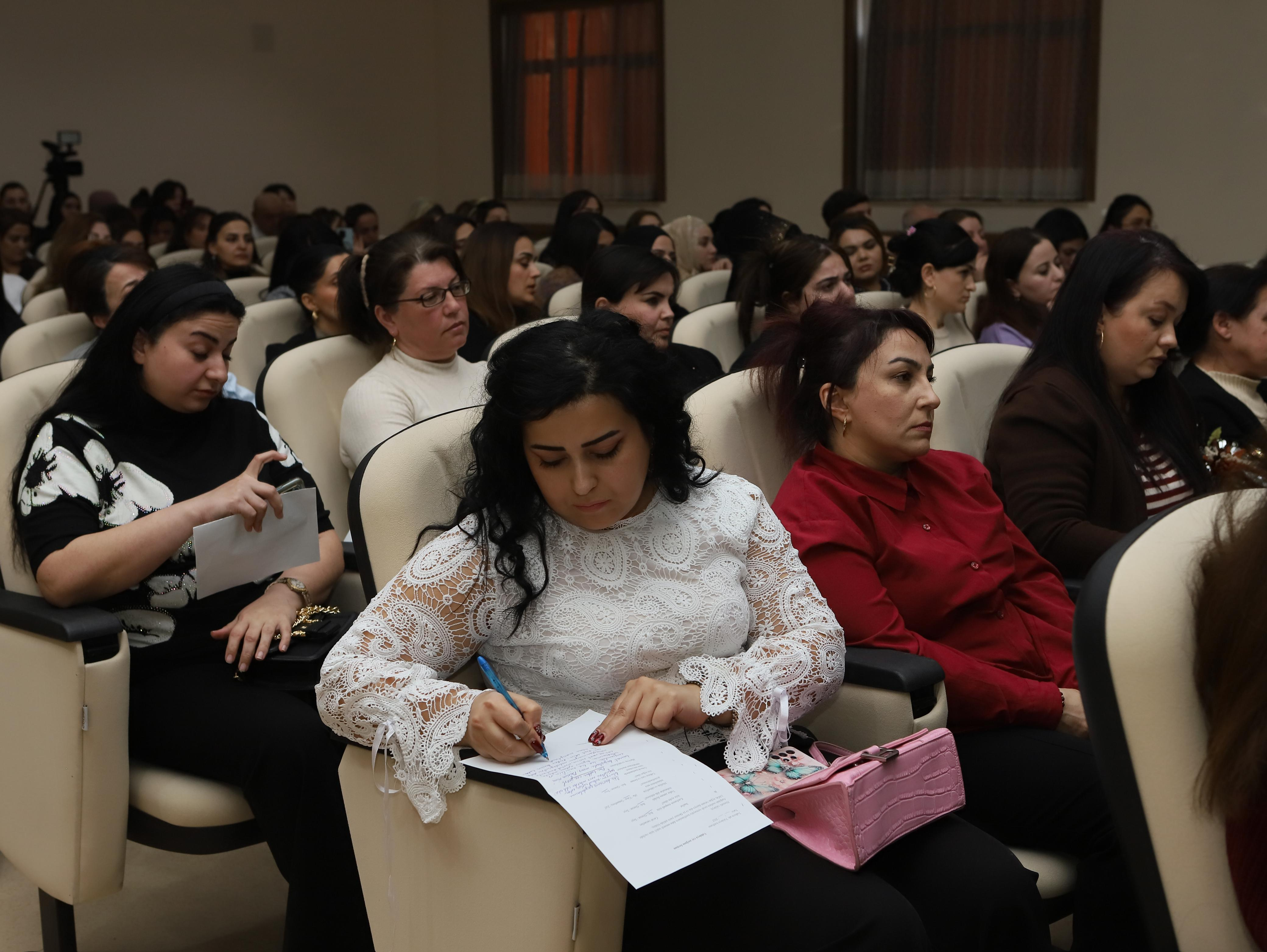 Naxçıvanda məktəb-ailə tərəfdaşlığı müzakirə olunub