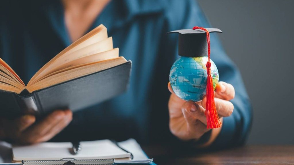 Bruneydə təqaüdlə təhsil almaq imkanı yaradılıb