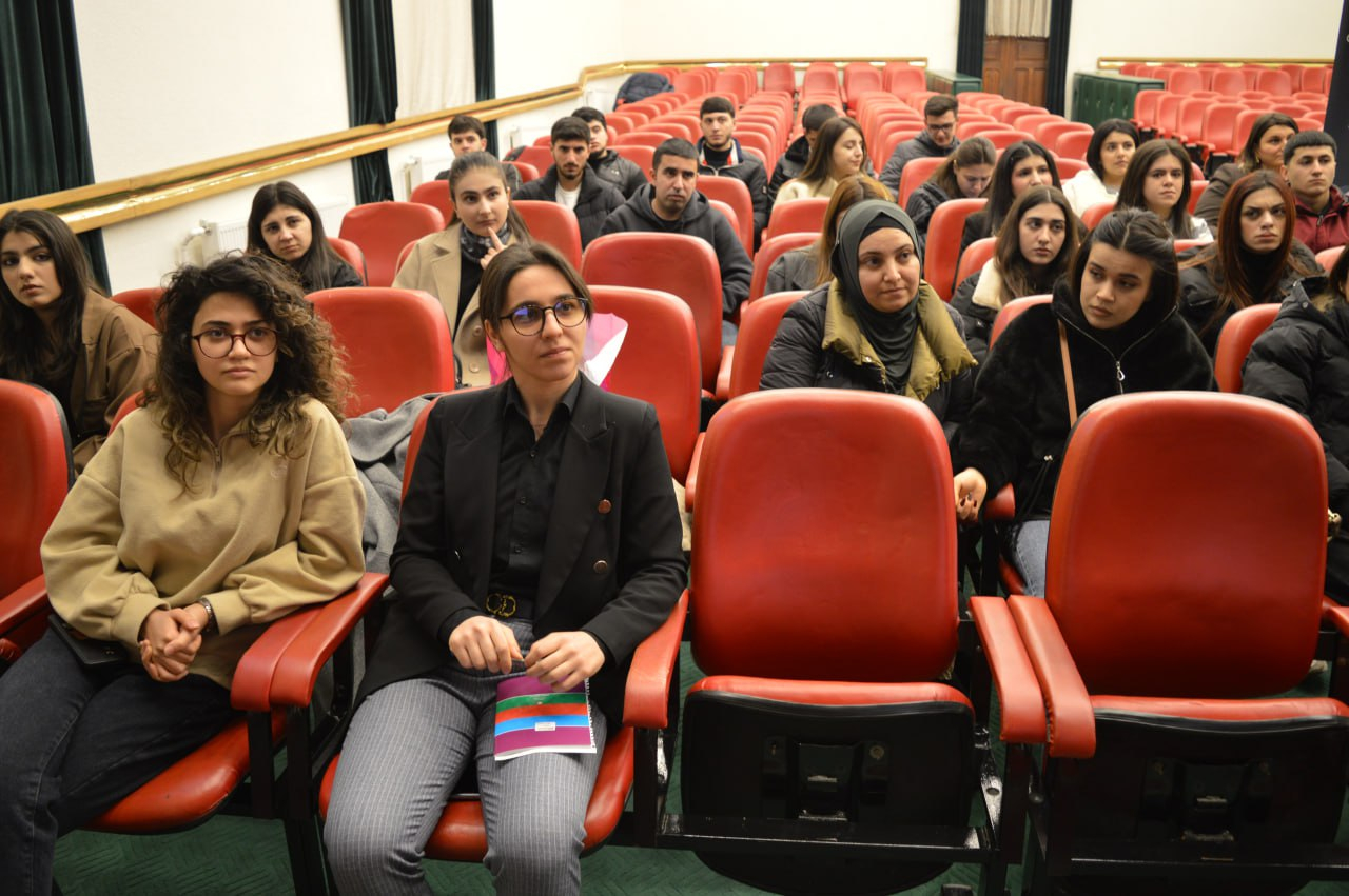 Gənclər üçün rəqəmsal mühitdə hüquqi maarifləndirmə təlimi təşkil olunub