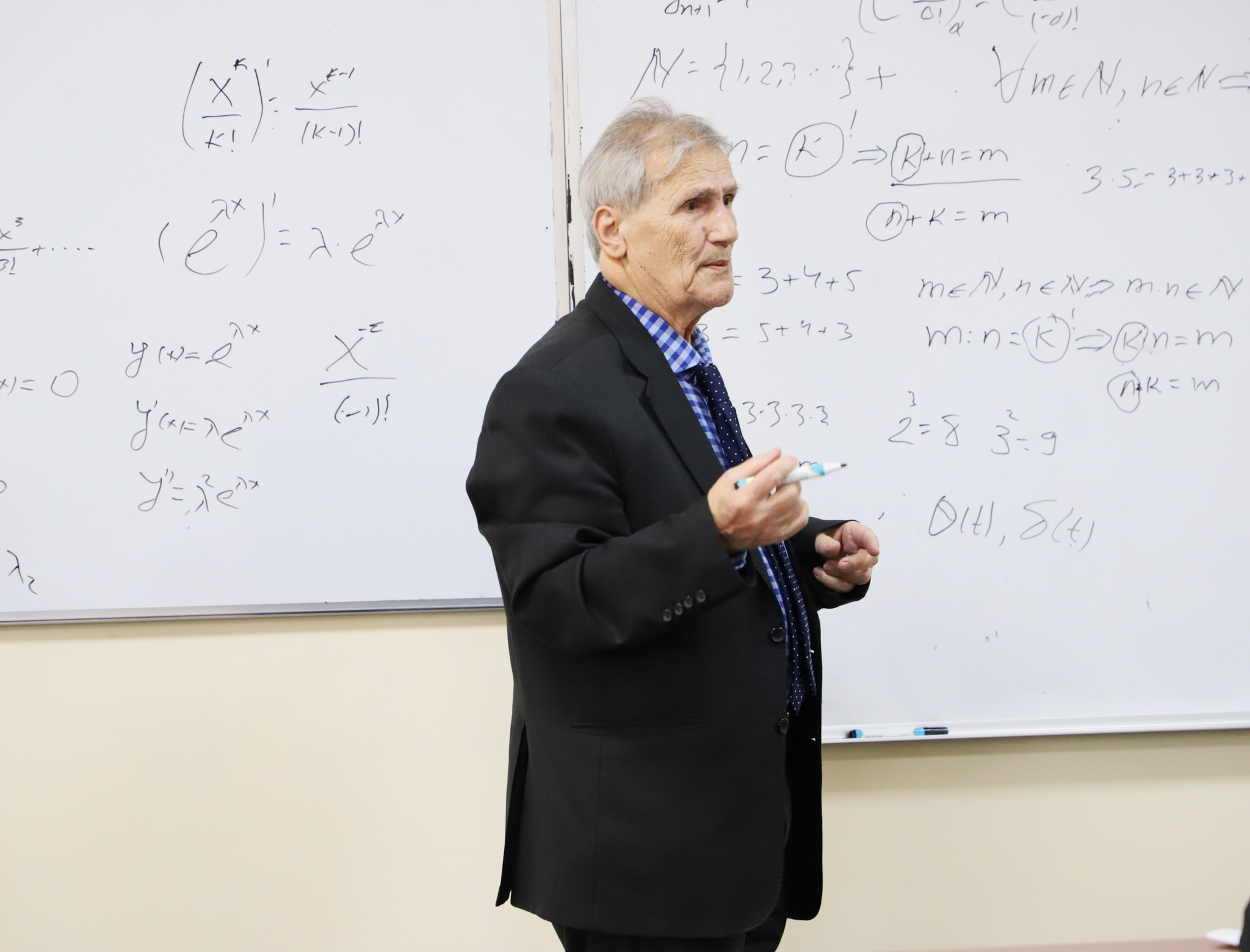 LDU-da keçirilən elmi seminarda riyaziyyatın inkişaf mərhələləri müzakirə edilib