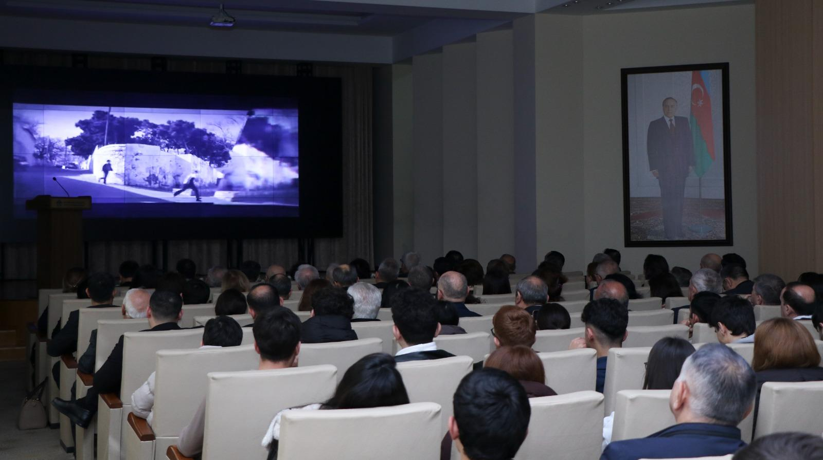 Qanla yazılan qəhrəmanlıq salnaməsi – AzMİU-da 20 Yanvar şəhidlərinin xatirəsi anılıb