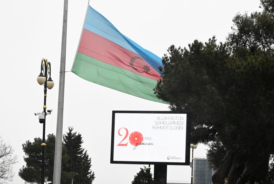 20 Yanvar şəhidlərinin xatirəsi bir dəqiqəlik sükutla yad edilib