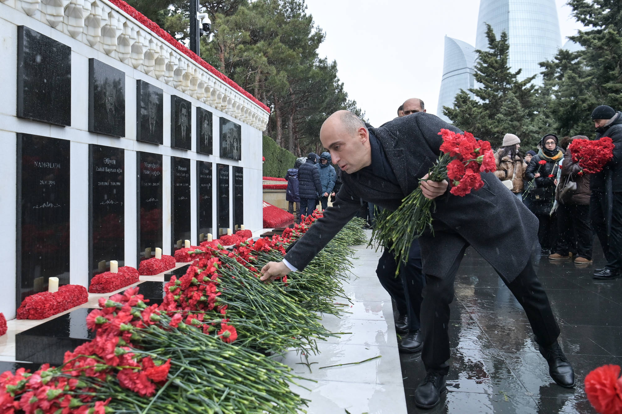 Şəhidlər xiyabanı ziyarət edilib